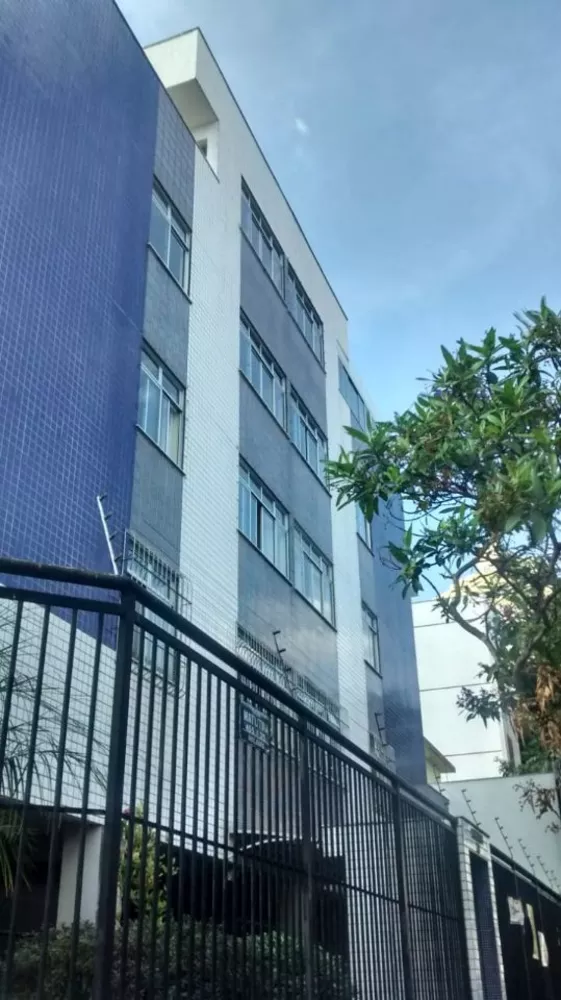 Apartamento à venda com 3 quartos, 137m² - Foto 2