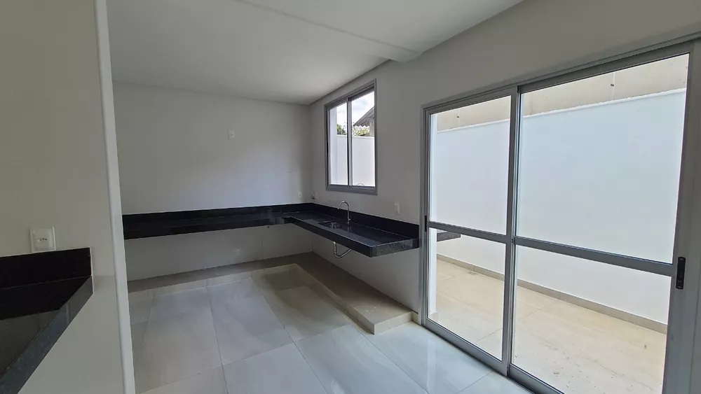 Casa à venda com 3 quartos, 128m² - Foto 2