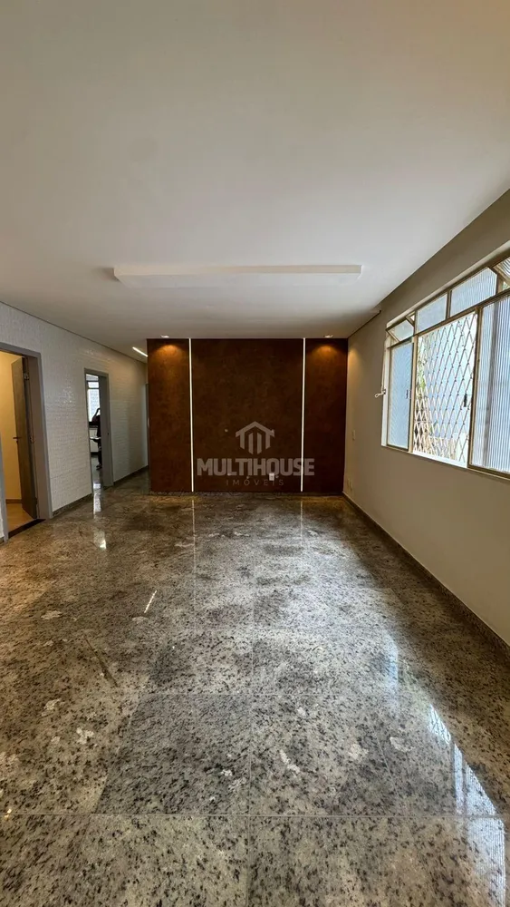 Casa, 4 quartos, 271 m² - Foto 1