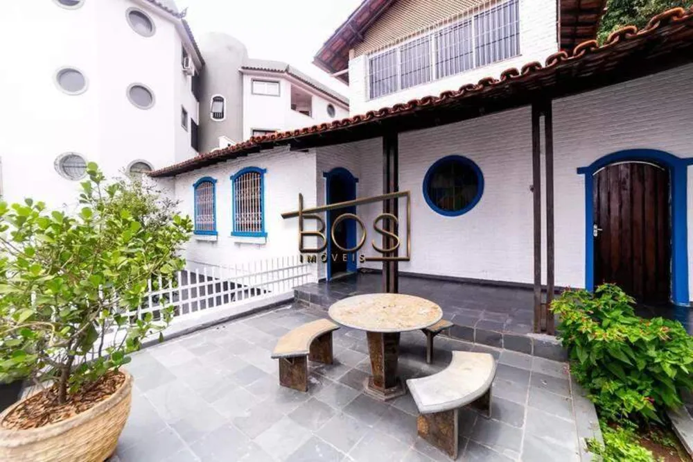Casa, 5 quartos, 379 m² - Foto 1
