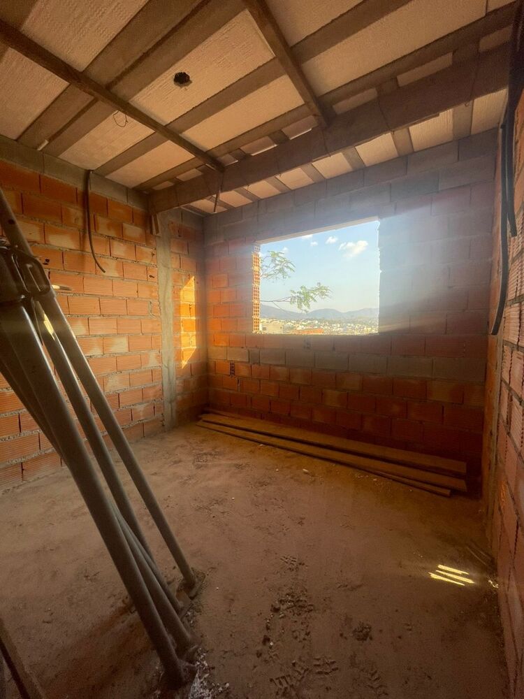 Casa à venda com 3 quartos, 147m² - Foto 2