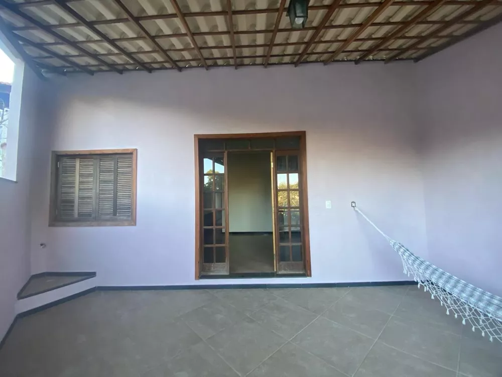 Casa para alugar com 3 quartos, 100m² - Foto 2