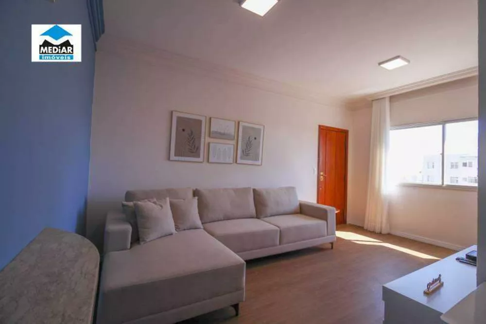 Apartamento à venda com 3 quartos, 95m² - Foto 1