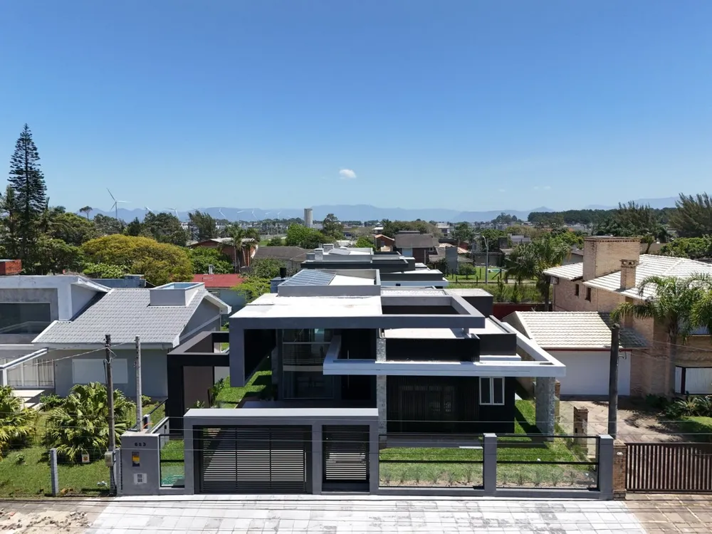 Casa, 3 quartos, 241 m² - Foto 1