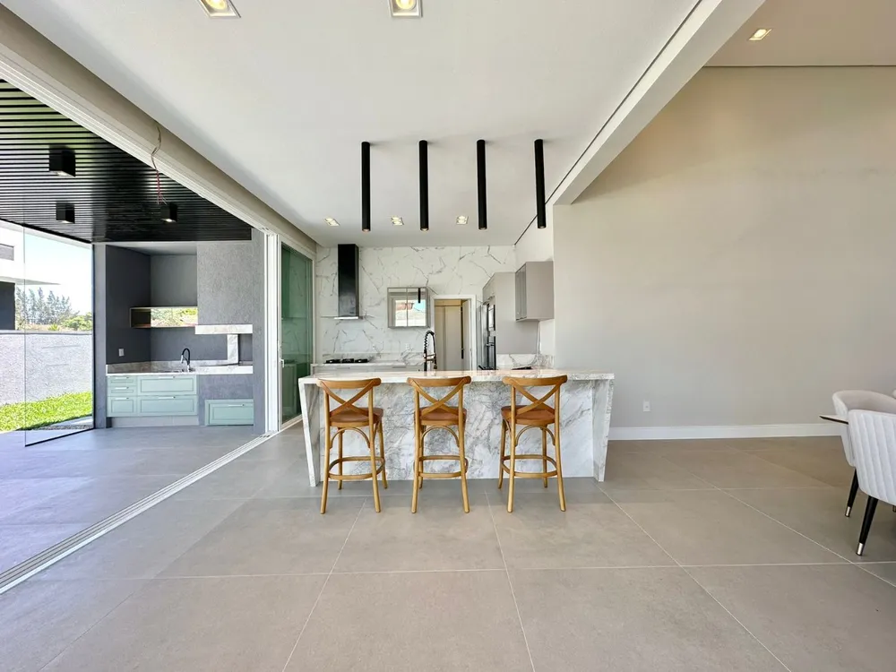 Casa, 3 quartos, 241 m² - Foto 4