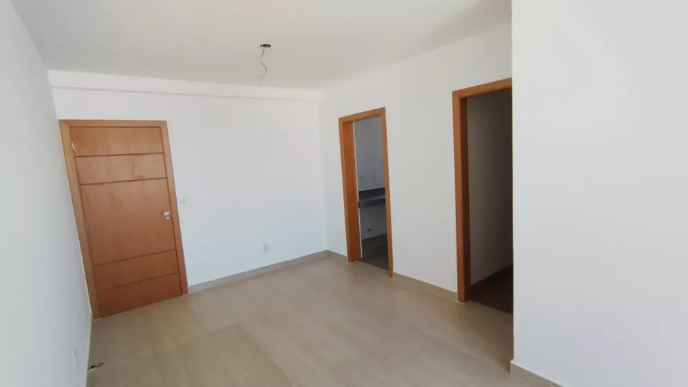 Apartamento à venda com 3 quartos, 80m² - Foto 1