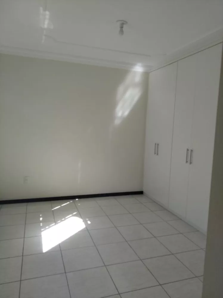 Apartamento à venda com 3 quartos, 85m² - Foto 2