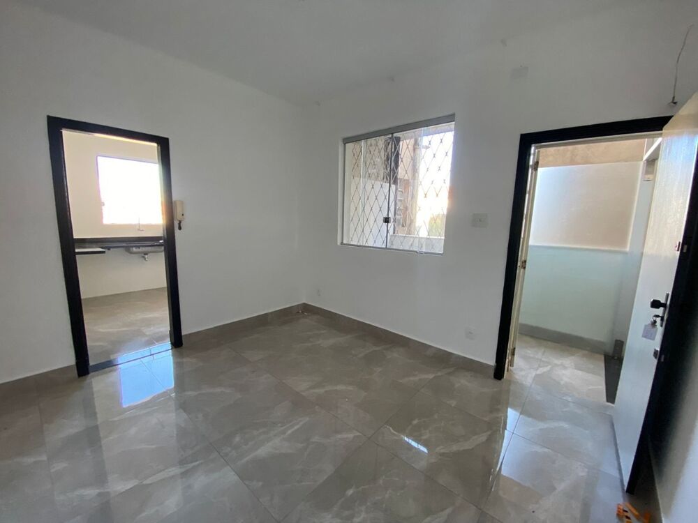 Apartamento à venda com 2 quartos, 70m² - Foto 3