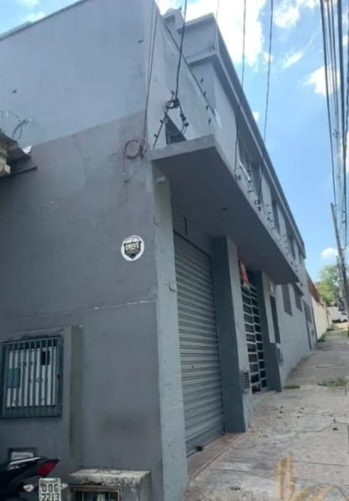 Casa à venda com 7 quartos, 321m² - Foto 3