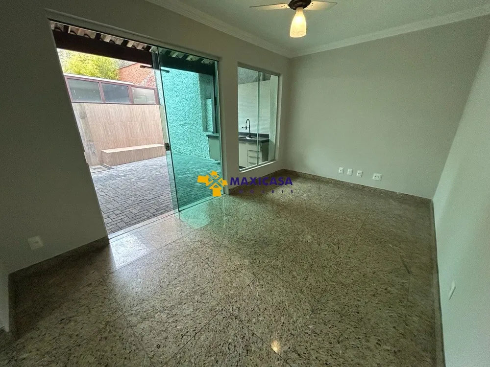Casa, 3 quartos, 219 m² - Foto 2