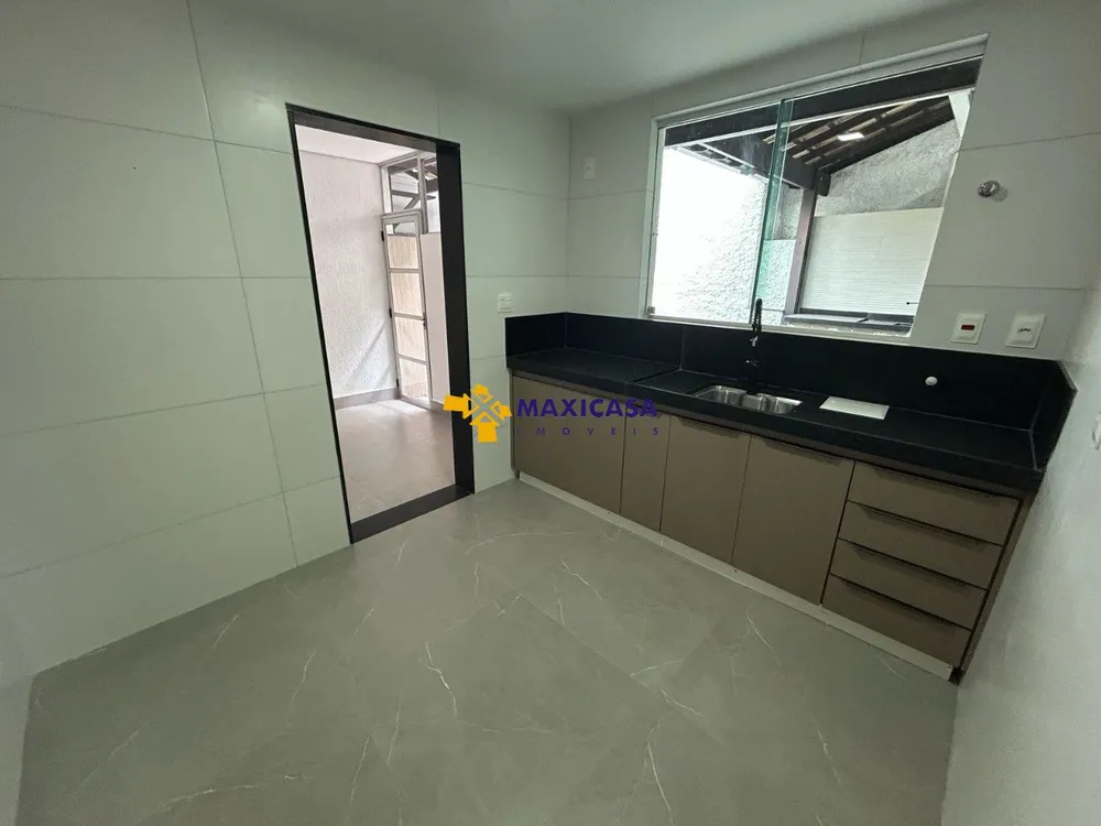 Casa, 3 quartos, 219 m² - Foto 1