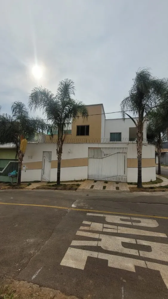 Casa, 3 quartos, 240 m² - Foto 1