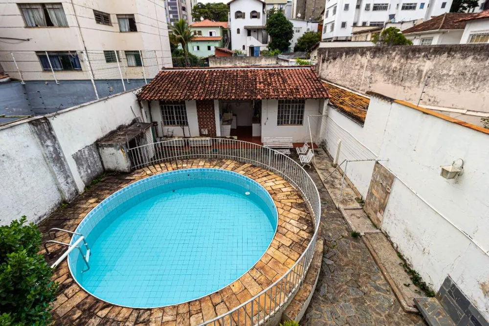 Casa, 4 quartos, 309 m² - Foto 1