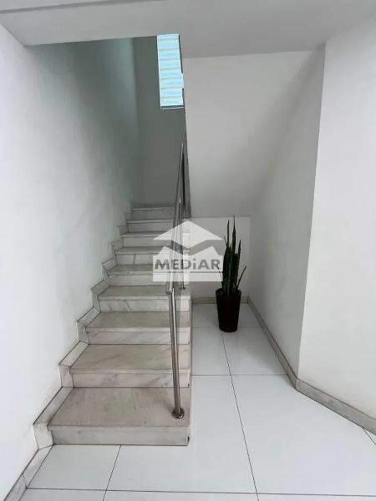 Casa, 4 quartos, 360 m² - Foto 1