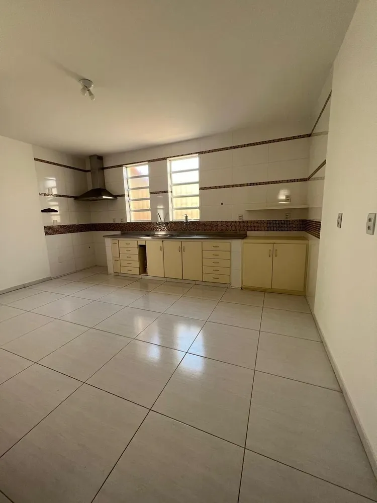 Casa, 5 quartos, 225 m² - Foto 5