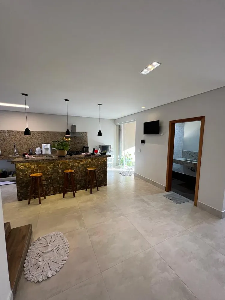 Casa, 3 quartos, 231 m² - Foto 1