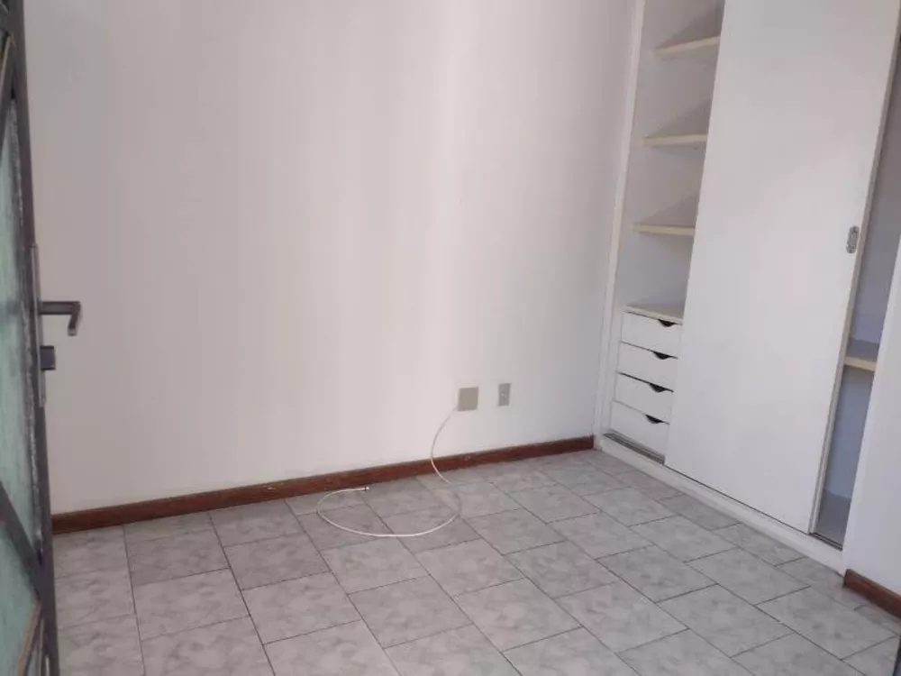 Casa à venda com 2 quartos, 65m² - Foto 7