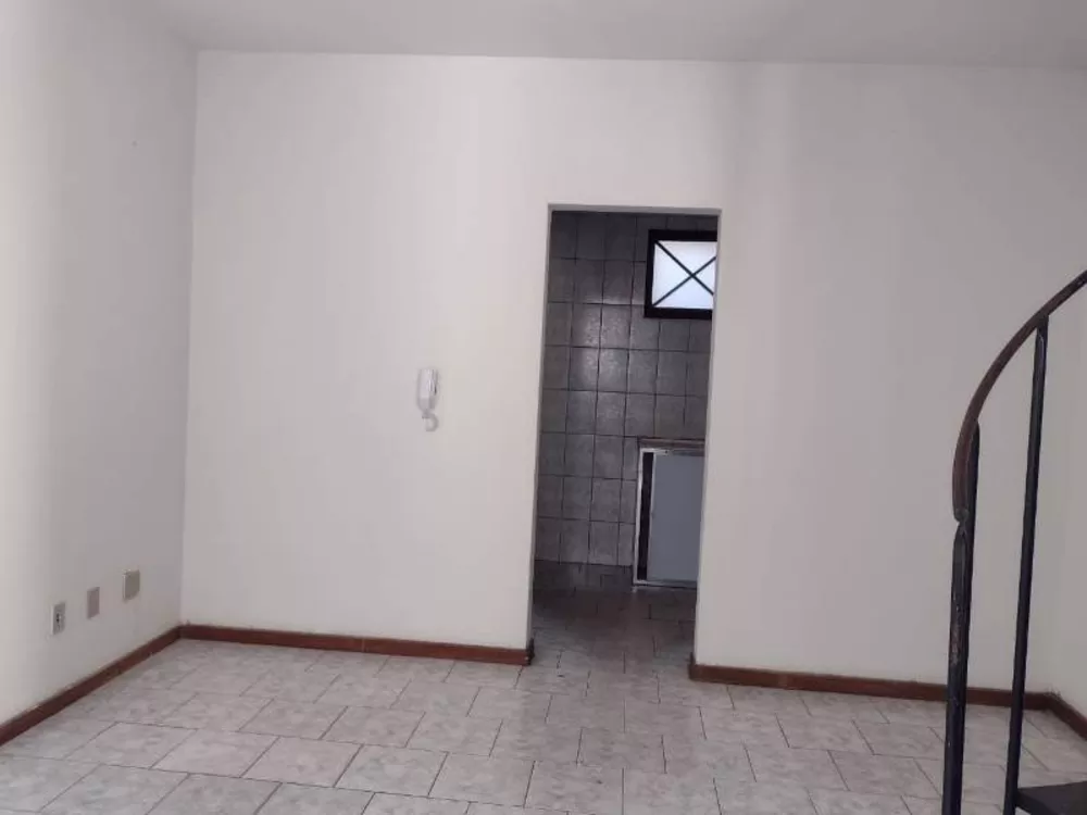 Casa à venda com 2 quartos, 65m² - Foto 5