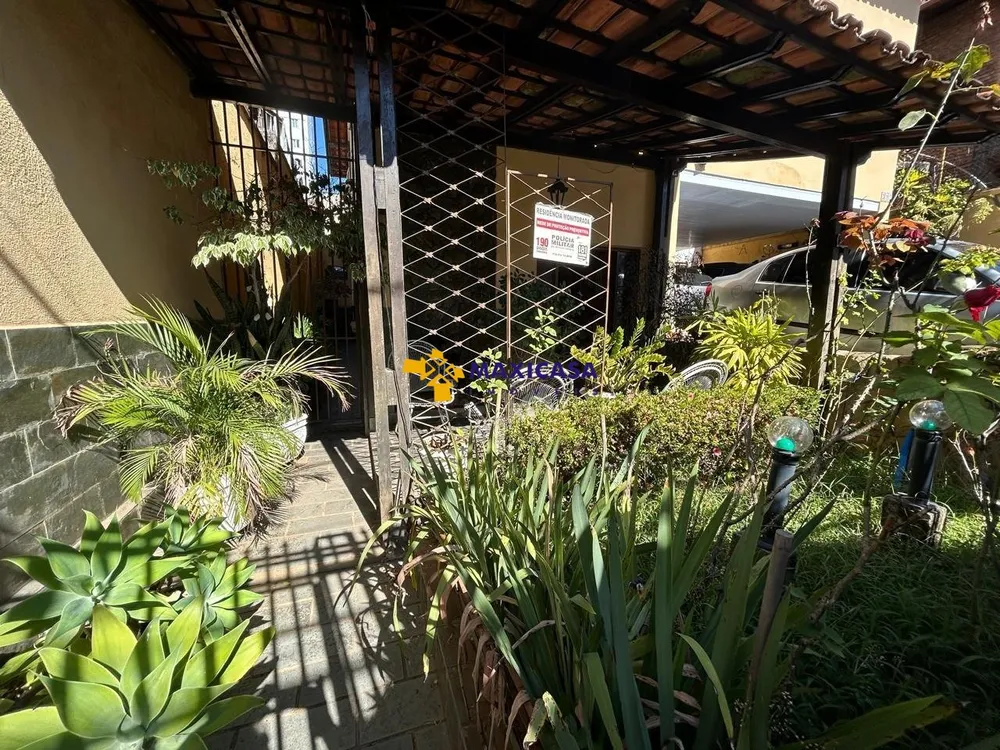 Casa, 5 quartos, 301 m² - Foto 1