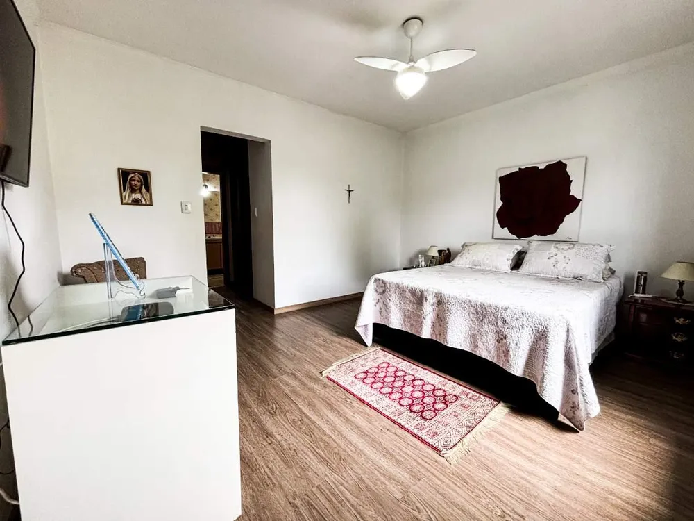 Casa, 4 quartos, 348 m² - Foto 1