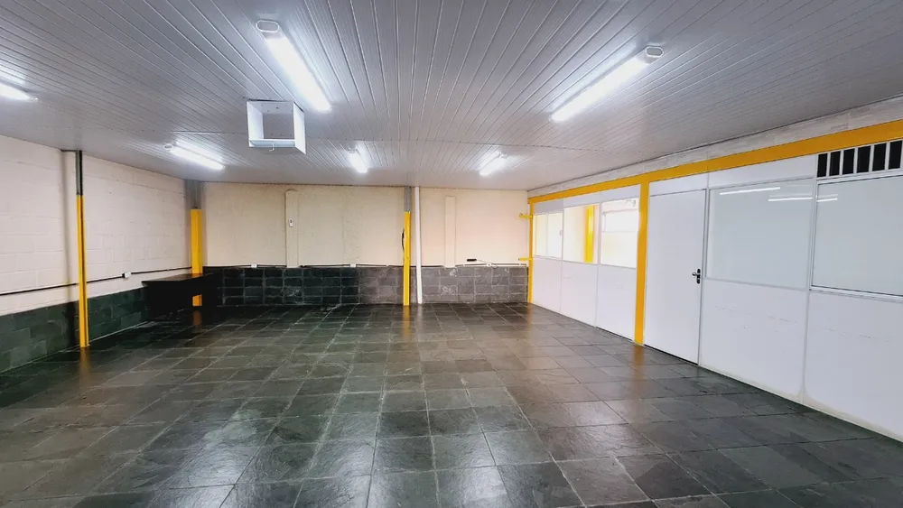 Depósito-Galpão, 240 m² - Foto 1