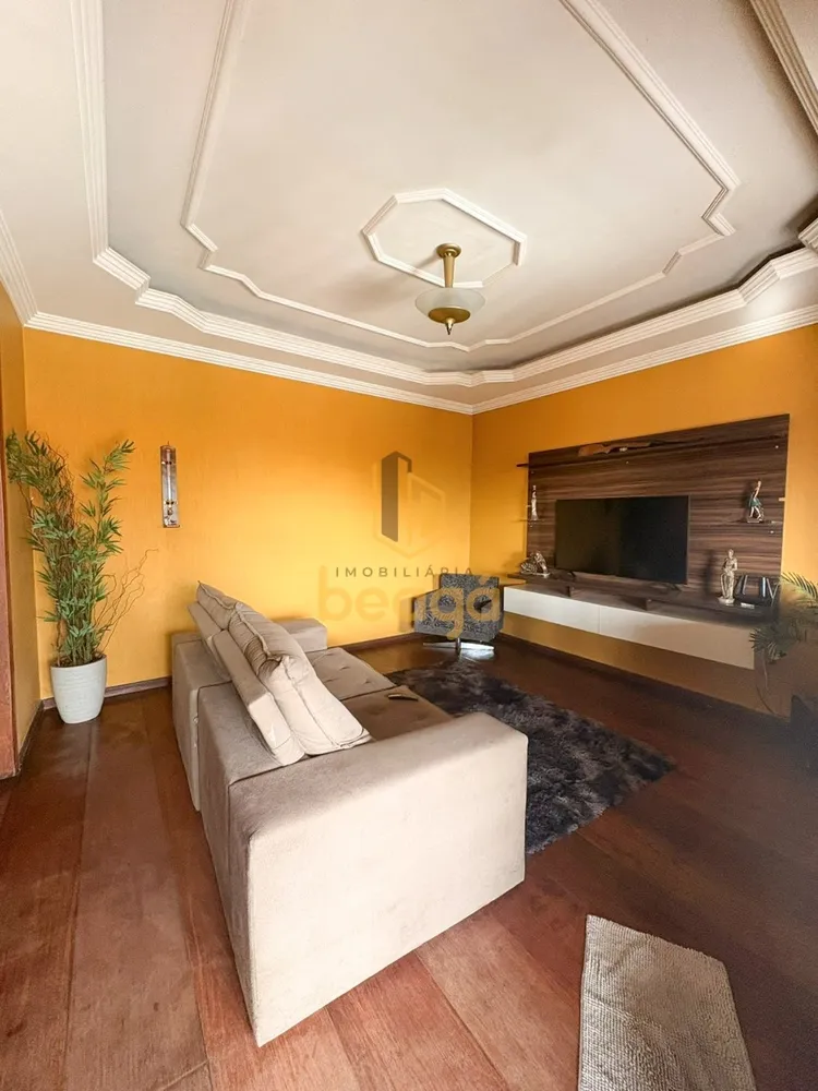 Casa, 3 quartos, 260 m² - Foto 1