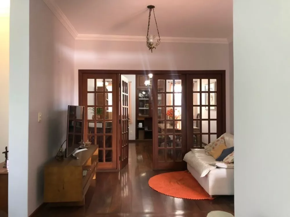 Casa à venda com 4 quartos, 272m² - Foto 3