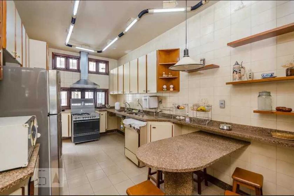 Casa à venda com 3 quartos, 229m² - Foto 4