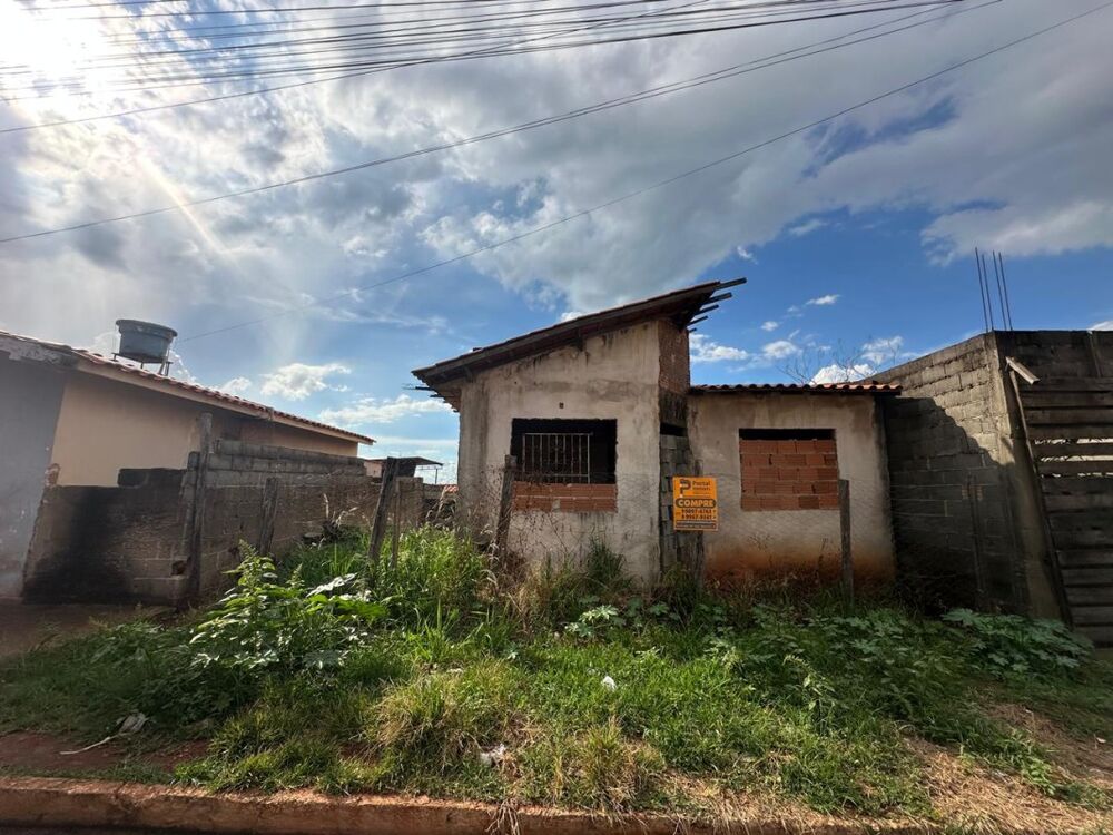 Casa à venda com 1 quarto, 90m² - Foto 1