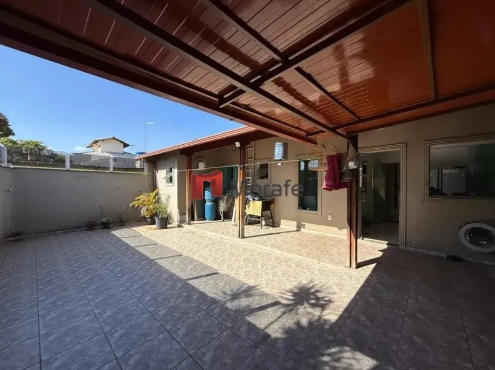 Casa, 3 quartos, 235 m² - Foto 1