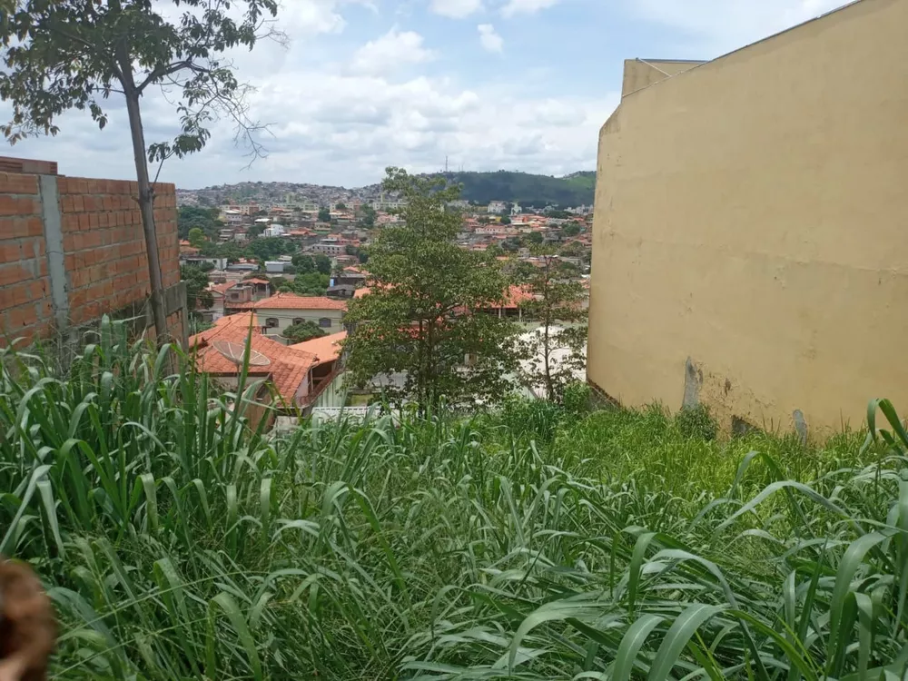 Terreno à venda, 360m² - Foto 1