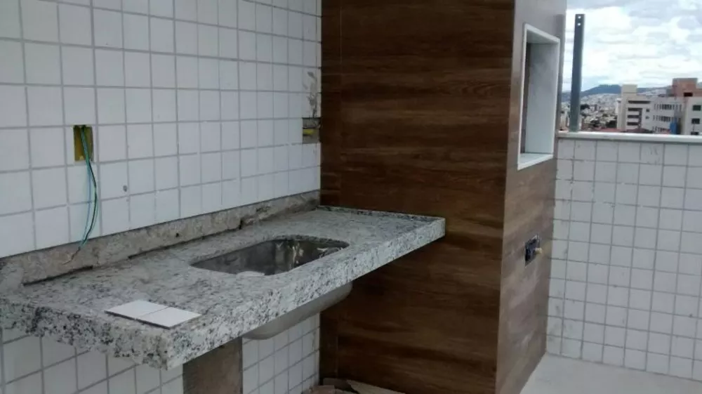 Cobertura à venda com 4 quartos, 180m² - Foto 3