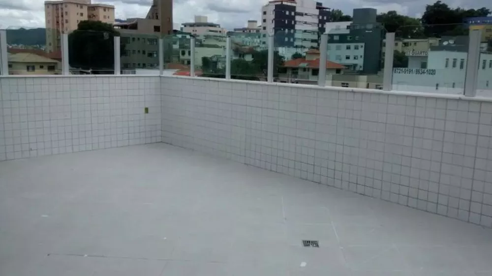 Cobertura à venda com 4 quartos, 180m² - Foto 1