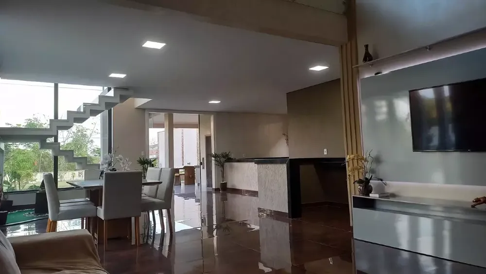 Casa, 3 quartos, 308 m² - Foto 1