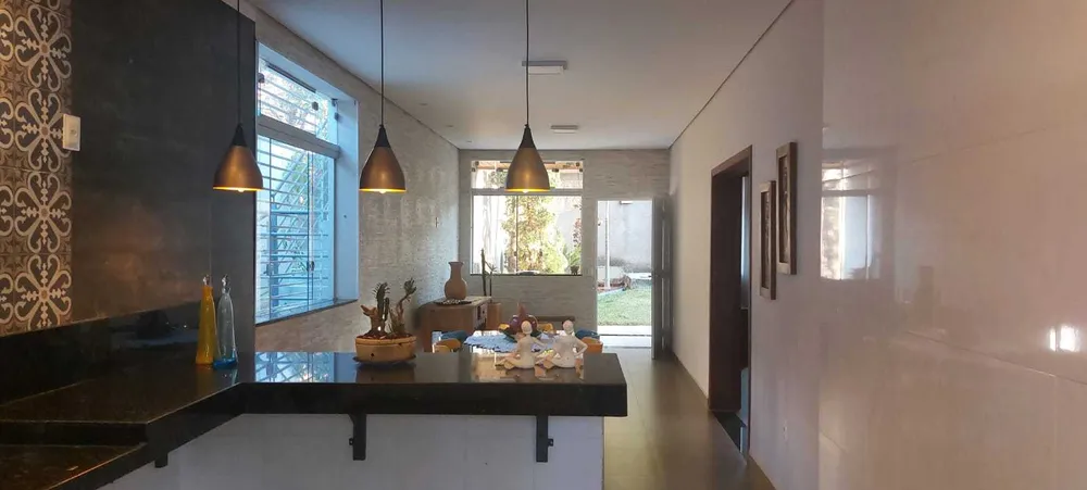 Casa, 4 quartos, 184 m² - Foto 1
