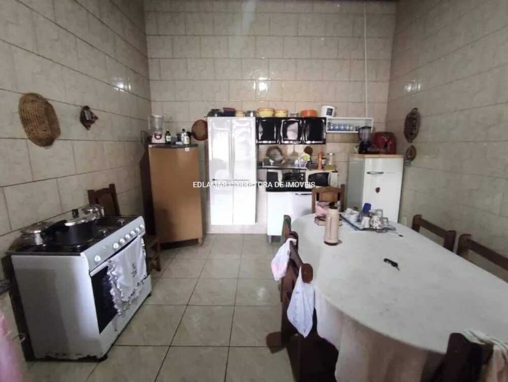 Casa à venda com 2 quartos, 360m² - Foto 4