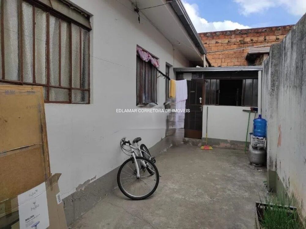 Casa à venda com 2 quartos, 360m² - Foto 1