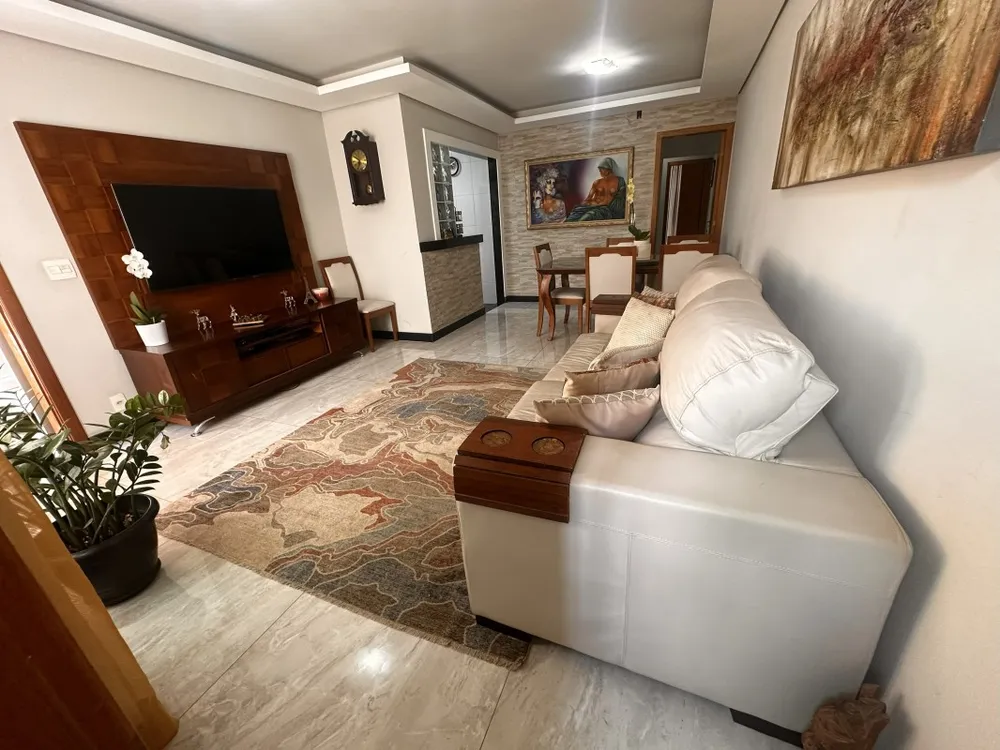 Casa, 3 quartos, 198 m² - Foto 1