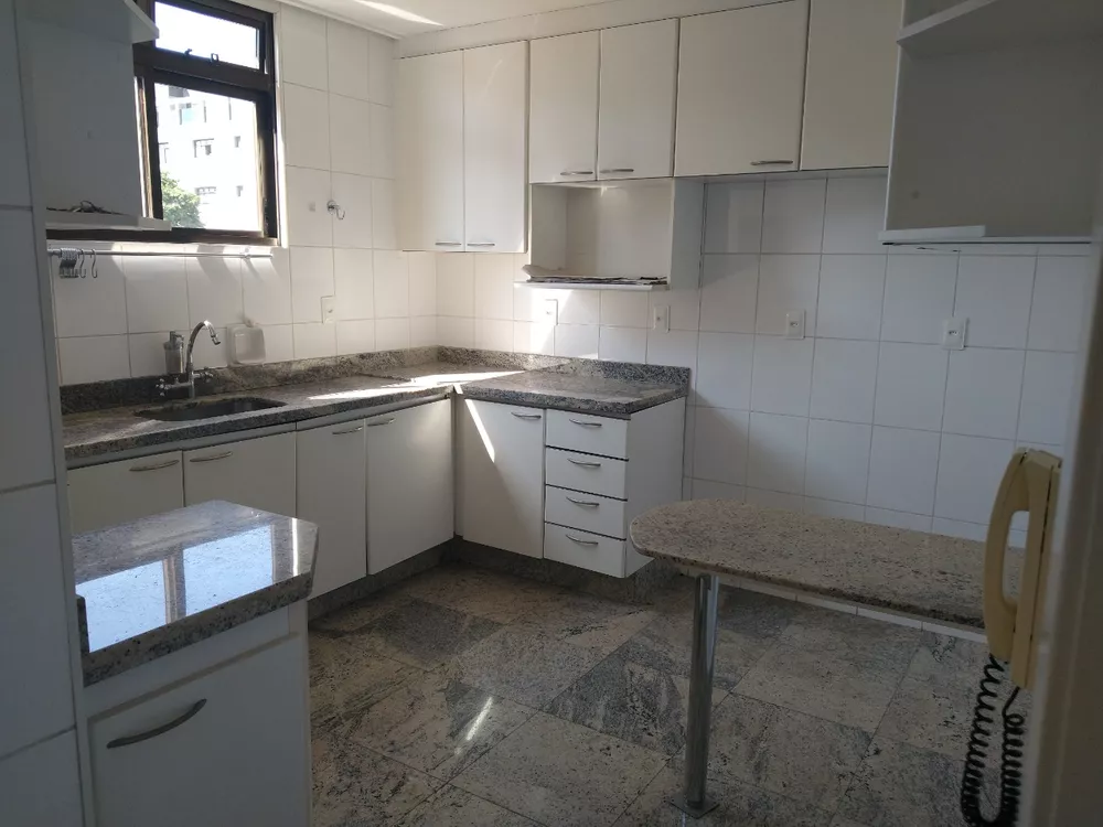 Apartamento à venda com 4 quartos, 130m² - Foto 1