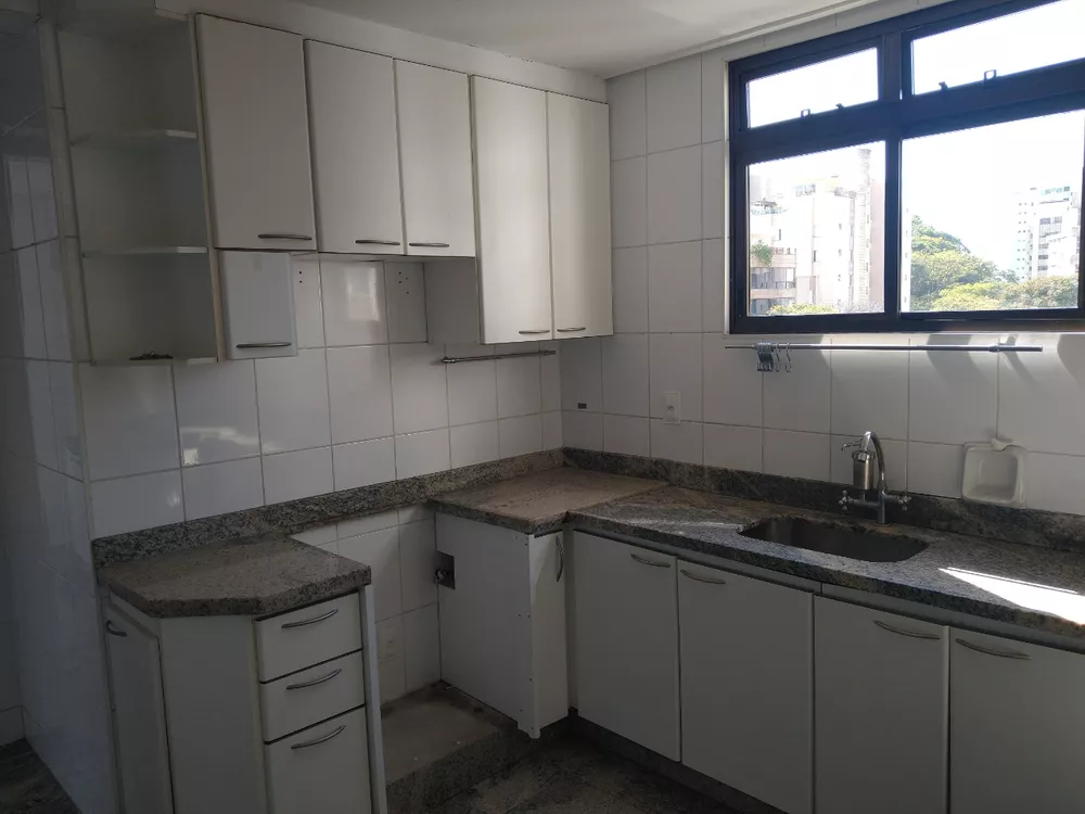 Apartamento à venda com 4 quartos, 130m² - Foto 2