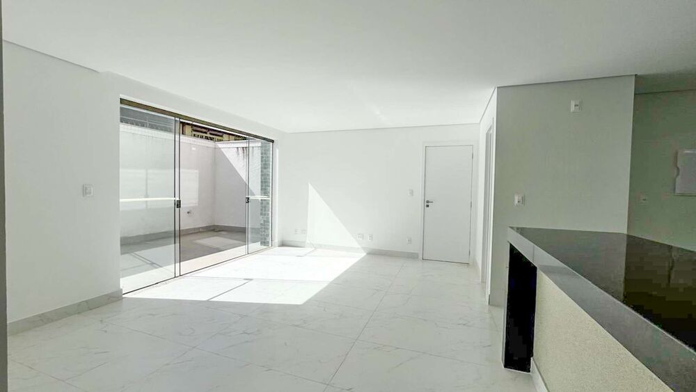 Apartamento à venda com 3 quartos, 191m² - Foto 2