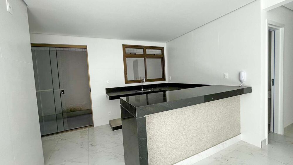Apartamento à venda com 3 quartos, 191m² - Foto 1