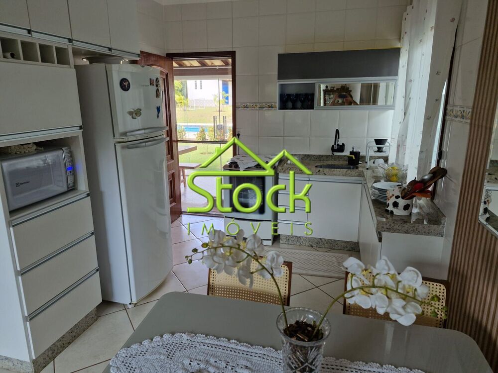 Casa de Condomínio à venda com 3 quartos, 1000m² - Foto 1