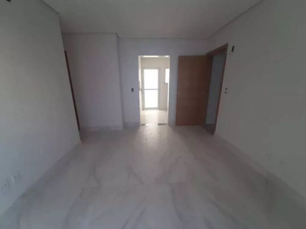 Apartamento à venda com 3 quartos, 158m² - Foto 3