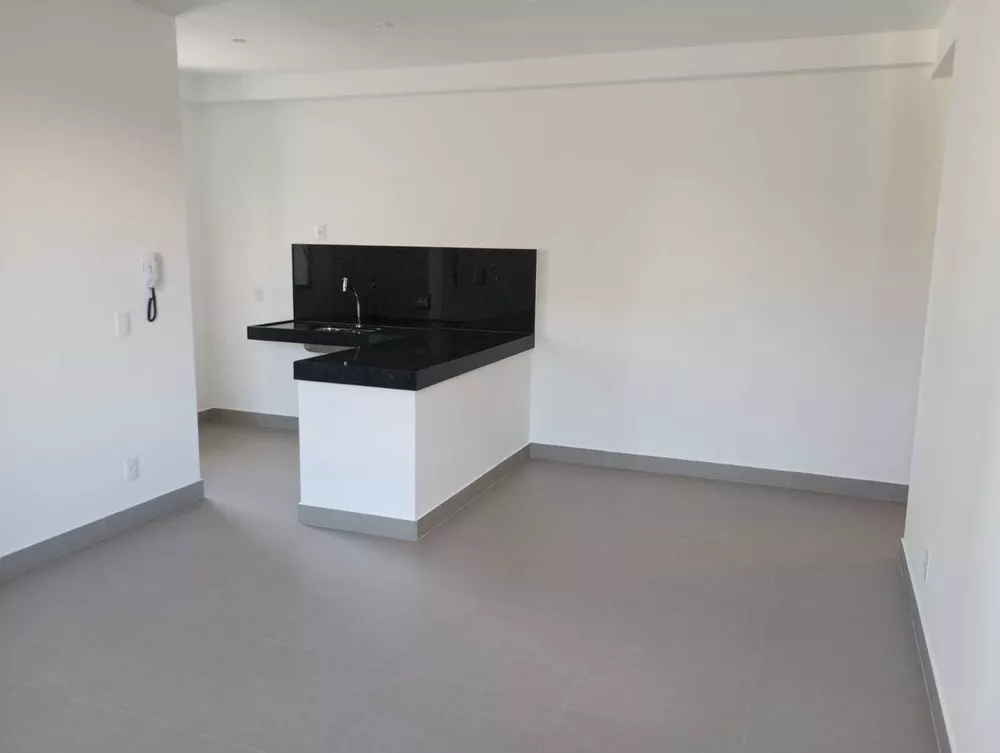 Apartamento à venda com 3 quartos, 80m² - Foto 2