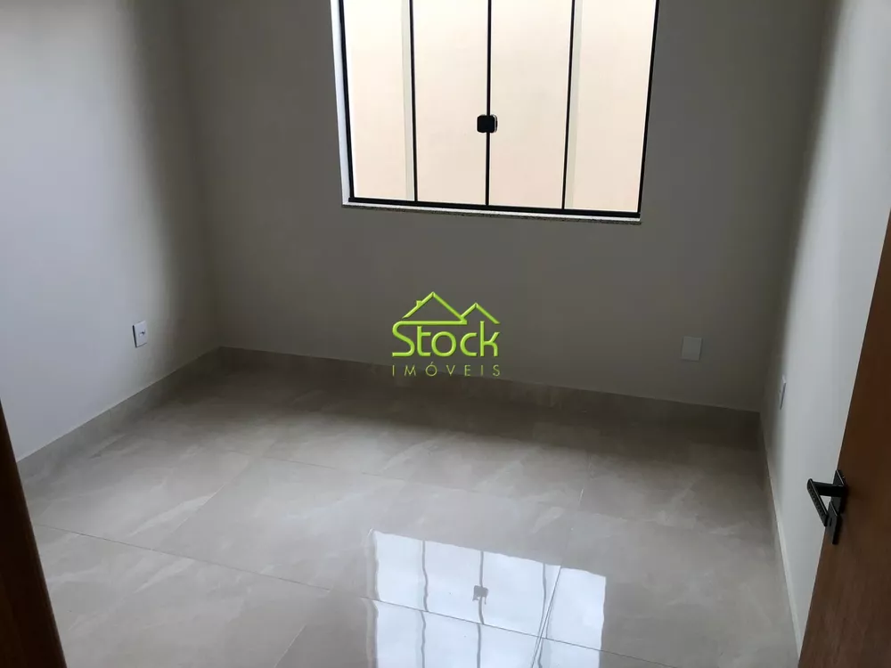 Casa à venda com 3 quartos, 300m² - Foto 3