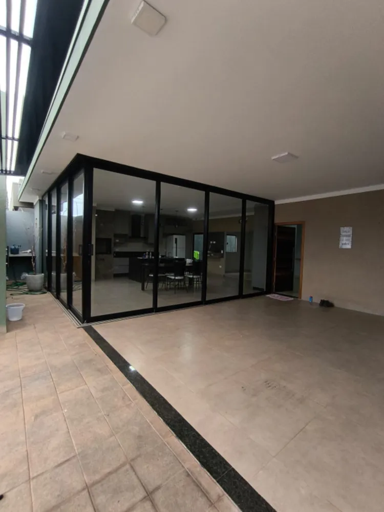Casa, 3 quartos, 220 m² - Foto 1