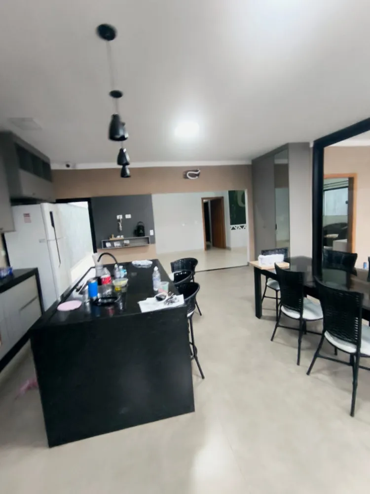 Casa, 3 quartos, 220 m² - Foto 4