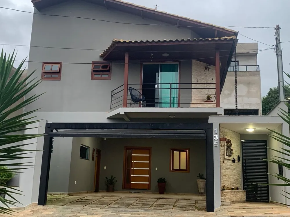 Casa, 4 quartos, 196 m² - Foto 1