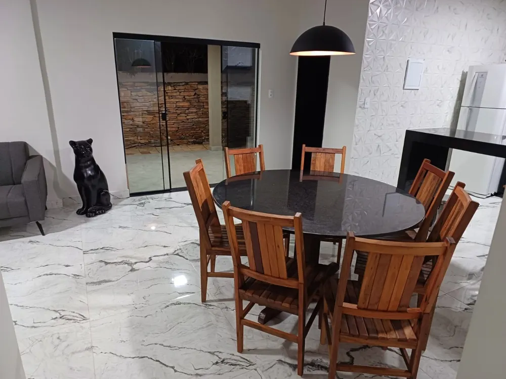 Casa, 5 quartos, 224 m² - Foto 1